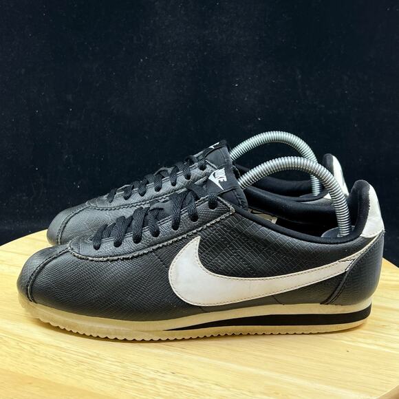 Nike Cortez Classic Black White 398436-010 Womens Size 9 - Picture 7 of 10